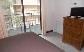 Oak Square 210